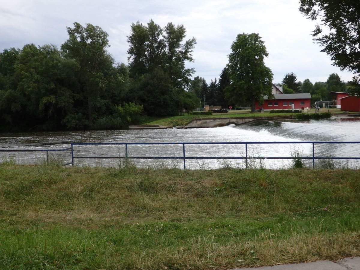 Hotel Zur Saale Weißenfels Esterno foto