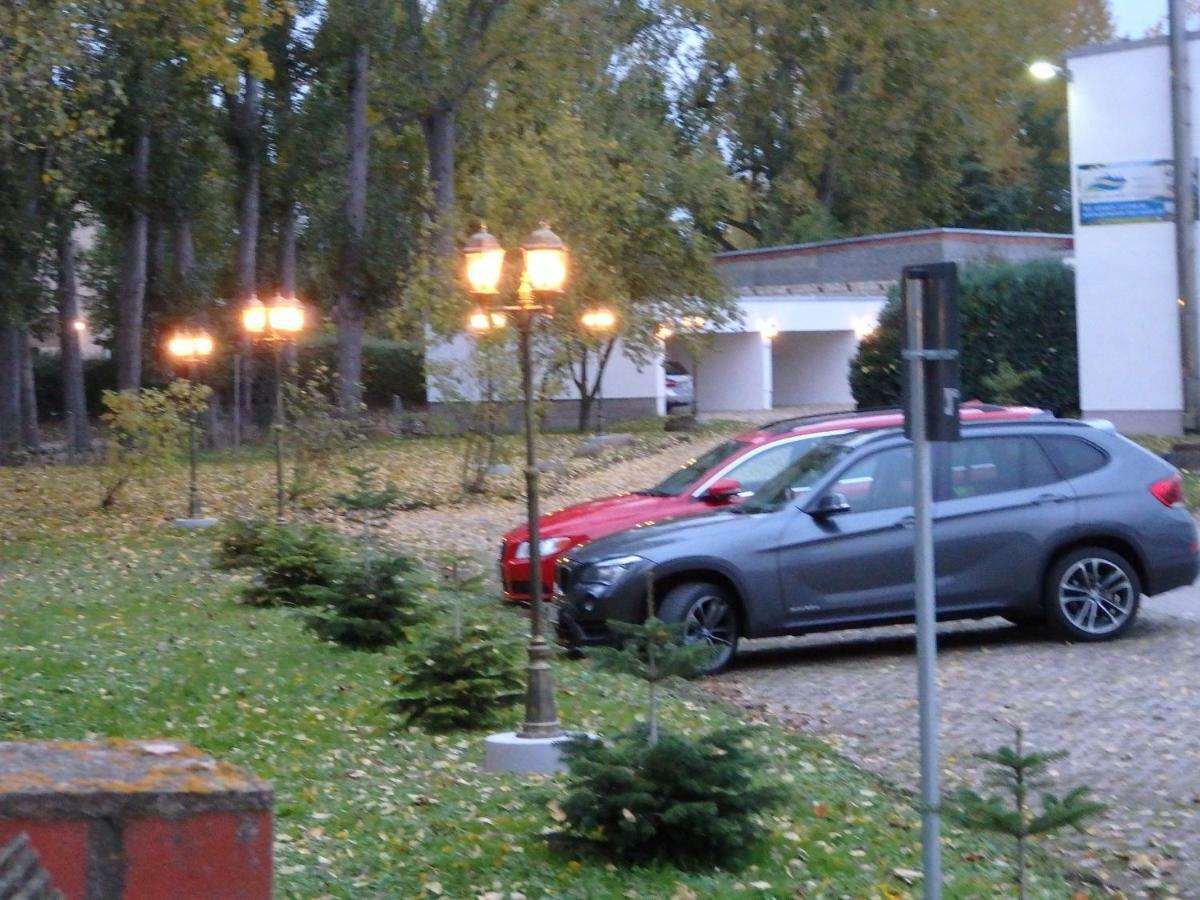 Hotel Zur Saale Weißenfels Esterno foto