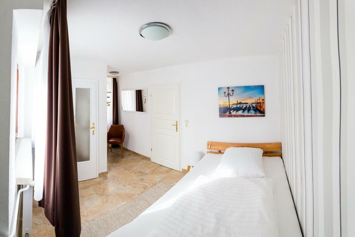 Hotel Zur Saale Weißenfels Esterno foto